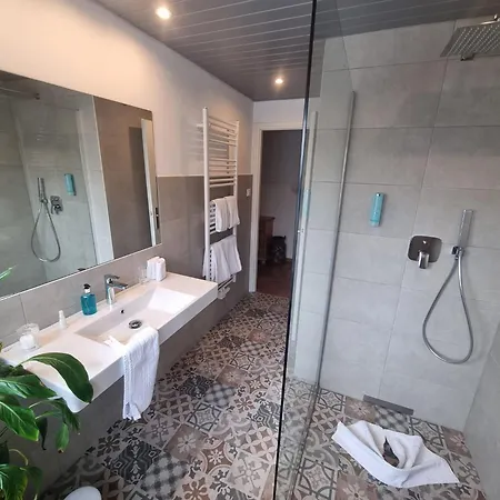 Gaestehaus Angela Гостьовий будинок 2*